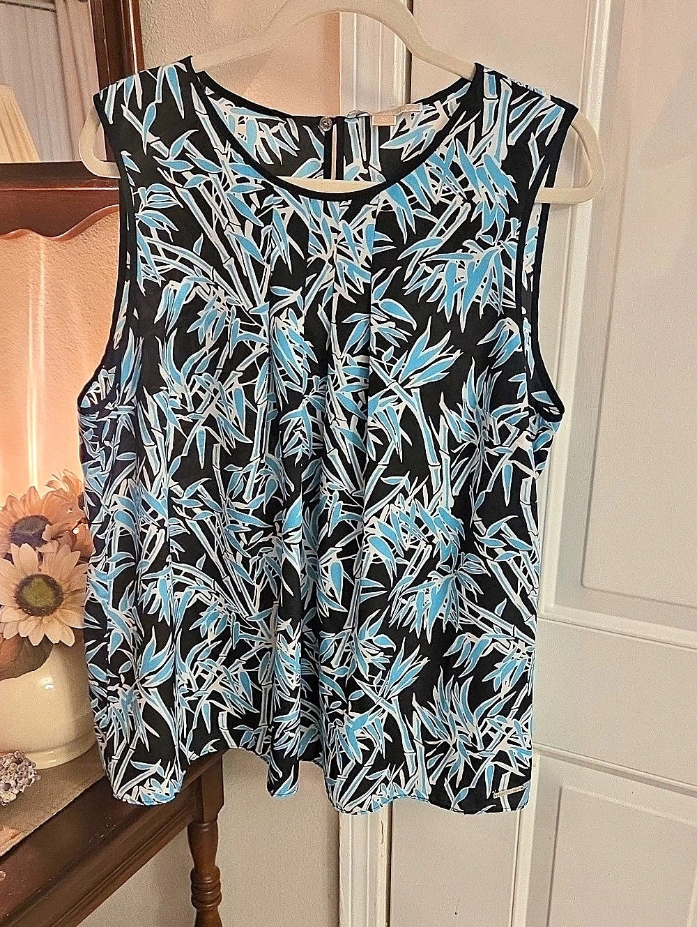 Michael Kors Floral Sleeveless Blouse in Black & Blue Size XL